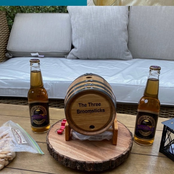 ‘The Three Broomsticks’ Customized Oak Whiskey Infusion Barrel. For Decoration. - Picture 2 of 6